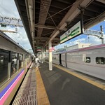 そば打ち幸甚 - こまちと同じ線路を走るローカル電車