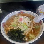 かわにし食堂 - 野菜醤油ラーメン大盛1000円。