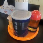 かわにし食堂 - 卓上調味料。