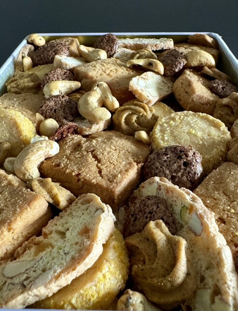 8月限定のクッキー缶』by totsukasbc : メルシーベイク (MERCI BAKE