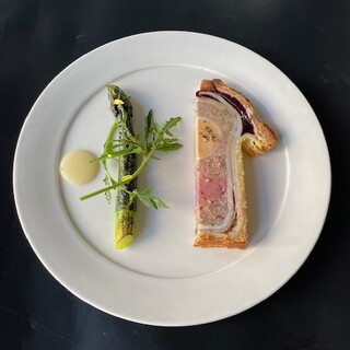 季節を重ねたフランス料理で日常の延長に少しの特別を。
