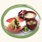 圧力なべ極うどん たくあん・丸徳 - 料理写真:天麩羅釜揚げうどん