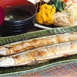 満天食堂 - 【期間限定】さんまの塩焼き豪華２尾定食