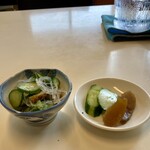 ゆあさ食堂 - 小鉢に、漬け物