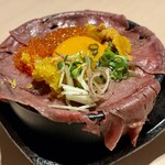 豚料理 酔狂割烹 伊達 - 牛あぶり雲丹・いくら贅沢玉子かけご飯
