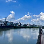 髙橋屋 - お店の前を流れる古利根川♡