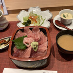 鮨政庭 - 中とろ丼ランチ1800円、サラダ•茶碗蒸しセット300円