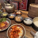 韓国屋台料理とプルコギ専門店 ヒョンチャンプルコギ - 