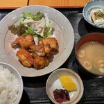 北浜くくり - くくり秘伝　とり唐定食