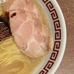双喜紋 - ラーメン670円　右（ネギ抜き）