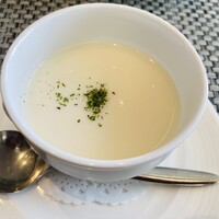 R restaurant & bar - 冬瓜の冷製クリームスープ