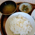 ローチェレストラン - 料理写真:ごはん、味噌汁、お漬物