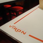 ブラッスリー・ヴィロン - 紙のテーブルクロスです。