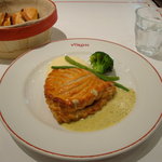 ブラッスリー・ヴィロン - ＬＹＢ豚と牛肉のパイ包み焼き　エスカルゴバターのソース(正式名称は失念)