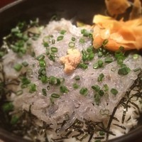 黒尊 - 生しらす丼
                臭みもなく新鮮なしらすです