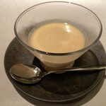 中国飯店 富麗華 - 本日のデザート（ミルクプリンの酒粕ソース）