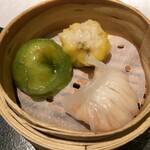 中国飯店 富麗華 - 蒸し点心3種