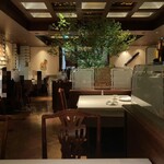 中国飯店 富麗華 - 帰り際に同時に空いた席をパシャリ！