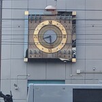 屋台安兵衛 - かなり高価なカラクリ時計。タイミング合えば見れます。