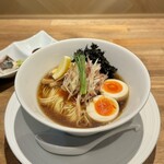 酒肴場 屯 - 【限定】冷やしらぁ麺 がごめ昆布水×煮干出汁¥1200、海鮮丼¥500