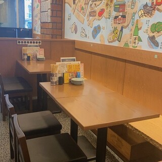 テーブル席最大40名様まで
カウンターを入れると50名様までいけます！
