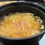 南房総 やまと寿司 - コンビニ弁当では実現不可能なカニのみそ汁。美味しそうだし、実際美味しい