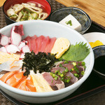奴 - 新鮮な魚介をたっぷり使った海鮮丼★