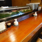 寿し清 - カウンター席とメニュー