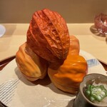 銀座 しのはら - てっぺんのほおずきには山桃のワイン煮