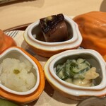 銀座 しのはら - 左下鱧の子の塩辛は珍味　右下は滋賀料理の丁字麩の辛子和え　奥は蛸よ柔らか煮