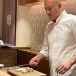 銀座 しのはら - お椀の鯛を焼いていたところ