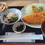 彩葉茶屋 - 日替わり定食B（白身魚フライ、ごはん大）