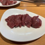 いただきます。 - ■ヒレ肉￥3,600…柔らかく深い風味があり、ジューシー、かつ、繊細な食感。ヒレ肉の旨みは、シンプルな調味料である塩と胡椒だけで十分に引き立てられ、その素材の美味しさは、最大限に引きだされ、口の中で溶ける。レア最高。逸品。