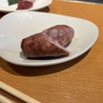 いただきます。 - ■クラコウソーセージ￥680…食べ応えのある粗挽き太めで、10分ほど、じっくりと焼くことで、ジュワッとジューシーな肉汁があふれ出てきた。