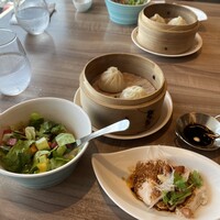 LUCIS GARDEN 恵比寿 - チョップドサラダ　小籠包　よだれ鶏