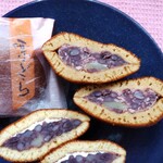 栗金糖本舗 梅屋 - 右上…黒糖どら焼き断面　左下…どら焼き断面　