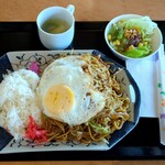 ティグルラパン - 料理写真:目玉焼きのせソース焼きそば  ( 大盛 )