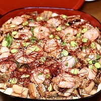 博多水炊きと地鶏串えんま - 煮穴子と海老のちらし寿司