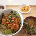 トーコーキッチン - タコライス　副菜二品、豚汁