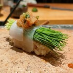 鮨なかもと - 芽ネギの白身巻き