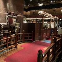 中国料亭 翠鳳 上野本店 - 客席までの道のり