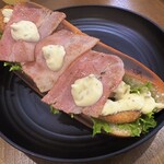 ブラックプール ハンバーガー カフェ - オニオンベーコンドッグ