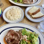 COMEDOR MONRICO - テーブルが幸せで一杯です❤️