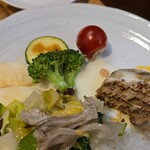 キッチン ブルー グローブ - ハンバーグも残り１口