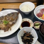 丸己 - たいのあら炊き定食