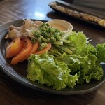 焼きもの家 慶 - 豚しゃぶサラダ780円！