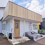 STAND  - ▼お店の前に車数台停められます