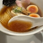 酒肴場 屯 - しっかりした煮干しの旨みにコクのある津軽醤油