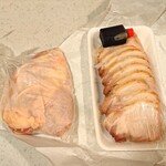 丸重商店 - 今日は鶏ももと焼豚を購入♥️