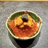 鮨 不二楼 - ⑯うに いくら キャビア小丼
                ・赤利尻と英国王室御用達キャビア